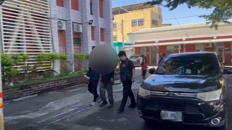 花蓮吉安化仁海堤11日發現一具男屍，警方查出身分為61歲游男，經調查發現疑因毒品交易金錢問題，與呂姓男子酒後爭吵被打死，警方將呂男依殺人、重傷害致死等罪嫌送辦，遭法院裁准羈押。（民眾提供）中央社記者李先鳳傳真　114年8月17日   