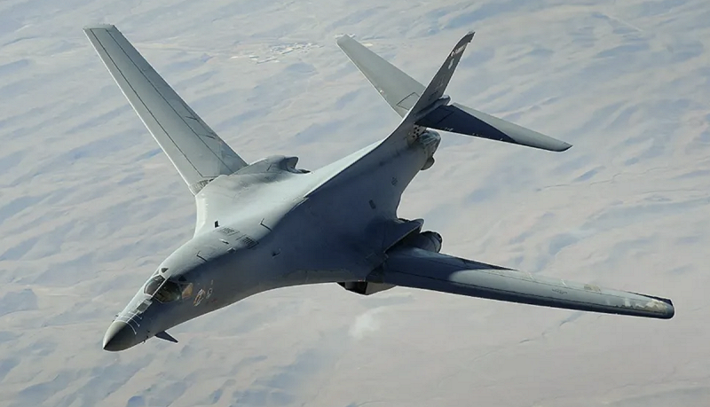 曾是冷戰時期美國空軍象徵的 B-1B 「槍騎兵」（B-1B Lancer）轟炸機於 1980 年代服役，共生產約 100 架，目前仍在役的不到 60 架，但大多數狀態不佳。   圖：翻攝自 止戈軍是我