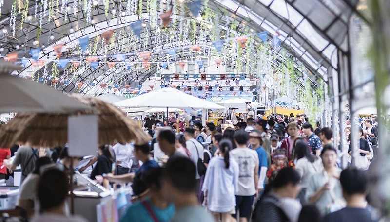 「大港閱冰」冰品嘉年華匯聚近50家品牌，吸引近5萬人次到場。   圖：高雄市觀光局/提供