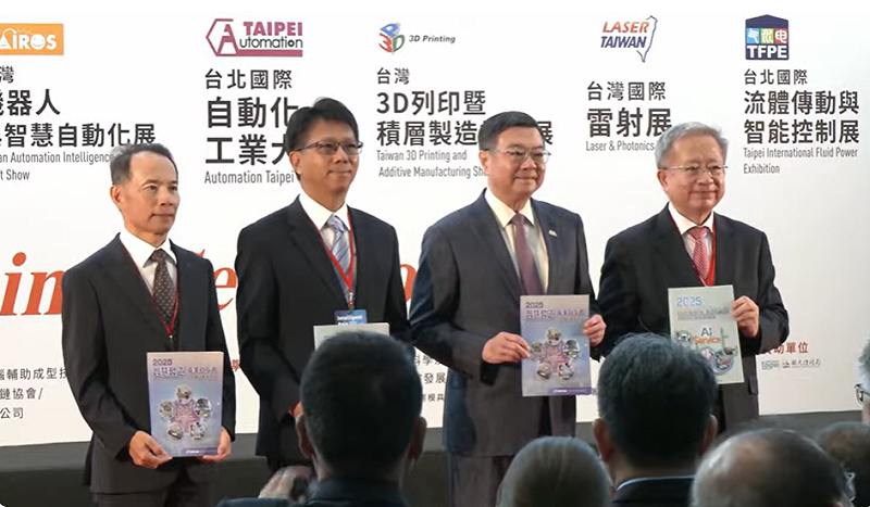 行政院長卓榮泰（右2）今（20）天出席「台灣機器人與智慧自動化展」與「台北國際自動化工業大展」。   圖：擷自共訊畫面