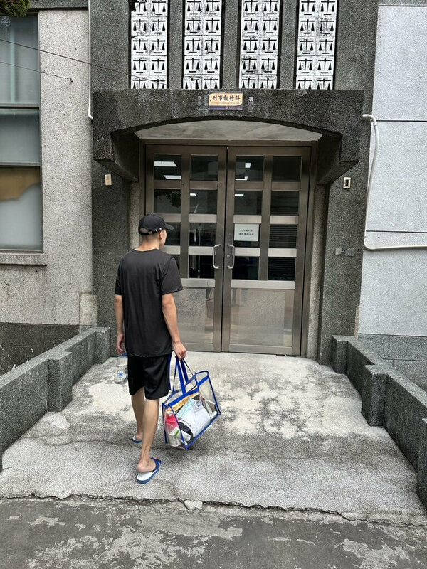 立委日前質詢行政院長卓榮泰時提及，有詐騙車手高調拍片說明犯罪過程，法務部徹查，雲林地檢署15日提報撤銷其假釋，法務部18日撤銷其假釋，廖姓男子（圖）20日入監，執行殘刑1年11月10天。　（檢方提供）　中央社記者姜宜菁傳真　114年8月20日   