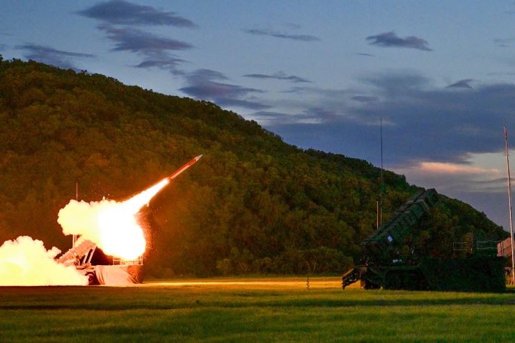 年度「海、空精準飛彈射擊」操演，空軍射擊愛國者二型性能提升版（PAC-2 MSD）防空飛彈。   圖：空軍司令部提供
