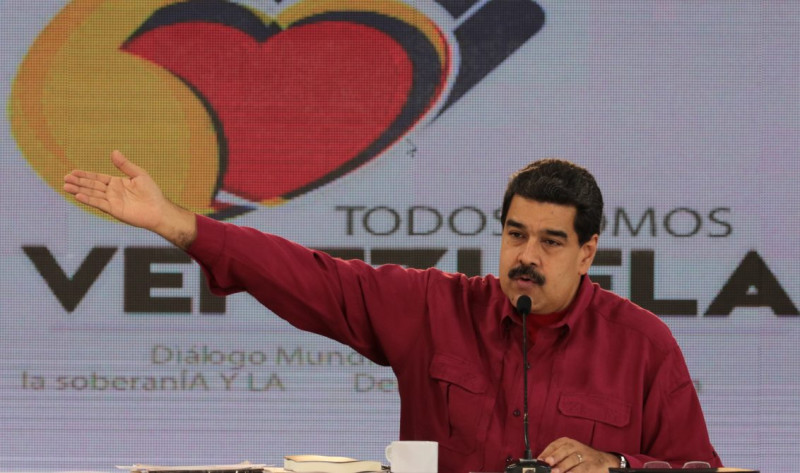 委內瑞拉總統馬杜洛反擊美國經擠制裁，把經濟重要命脈石油的買賣，改採人民幣計價。   圖：翻攝馬杜洛推特