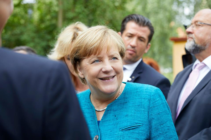 德國總理梅克爾16日表示，協商組成聯合政府的德國政黨之間存在「嚴重歧見」，不過她相信，能在排定的最後一天試探性協商達成協議。   圖：翻攝Angela Merkel臉書