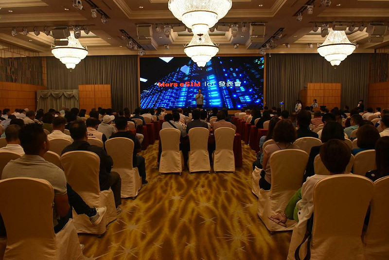 火星人福氣金鑛公司與意法半導體公司發表全球上網高速通訊萬物聯網「Mars eSIM IoT」。   圖：孫家銘攝