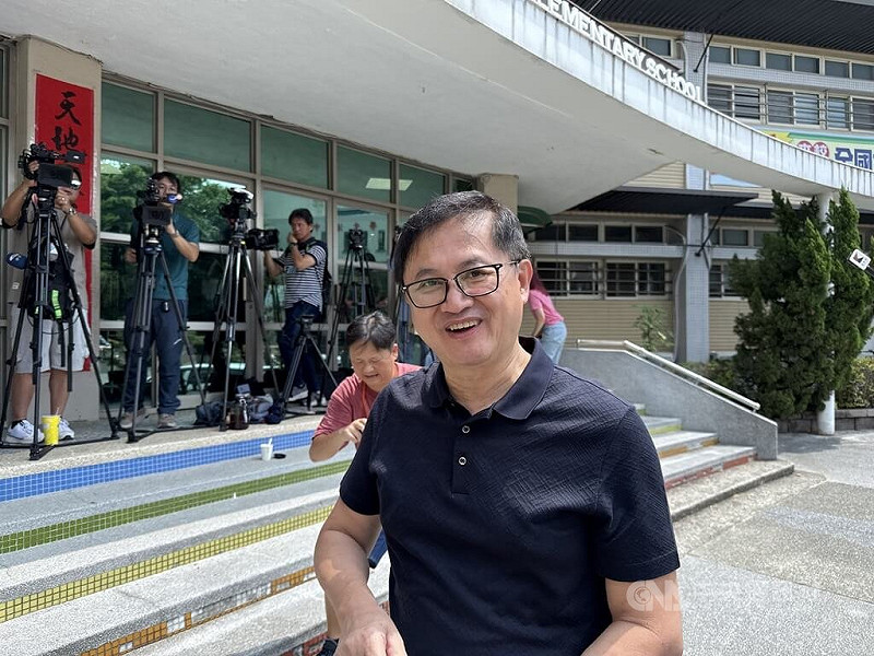 核三重啟公投23日投開票，代工廠和碩董事長童子賢投票前接受媒體採訪說，每一度不排碳的電都很珍貴，缺電是潛在壓力，但是比缺電還要更大、更嚴重的是台灣缺乏不排碳的電。中央社記者吳家豪攝　114年8月23日   