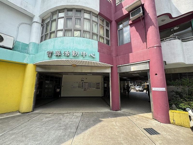 核三重啟公投與7位國民黨立委罷免案23日投開票，新北市政府警察局新店分局以訊息說明，84歲劉女於上午11時15分在寶中路上的投票所，因蓋錯公投票，一時緊張將公投票撕毀。（警方提供）中央社記者趙敏雅傳真　114年8月23日   