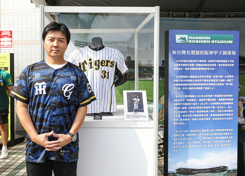 日職阪神虎隊人氣OB球星鳥谷敬23日受邀來台為中華職棒富邦悍將隊開球，悍將副領隊林威助（圖）受訪時透露，有意邀請鳥谷敬短期客座。（富邦悍將提供）中央社記者謝靜雯傳真  114年8月23日   