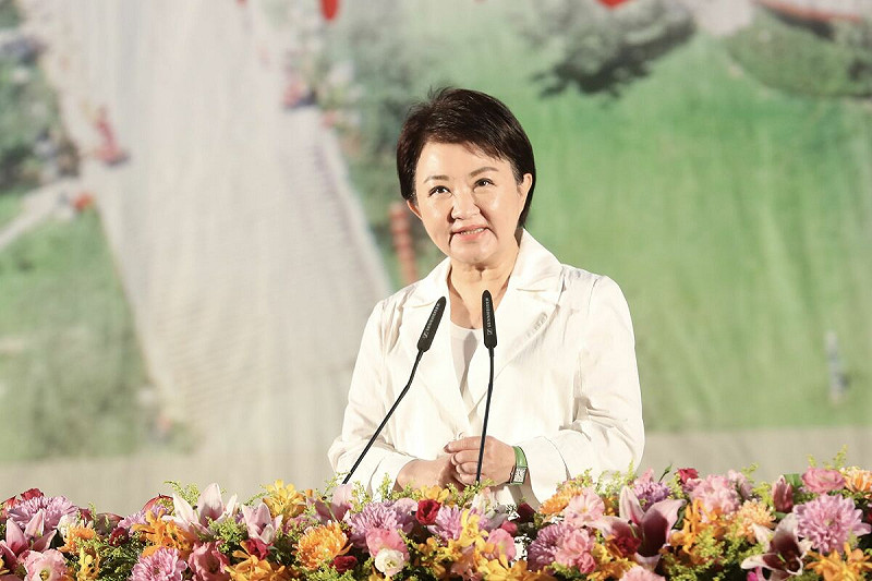 盧秀燕今（24）日宣布，因應關稅衝擊，「最困難的時候，媽媽會留在家裡，我無法參選國民黨的黨主席」。   圖：台中市政府提供