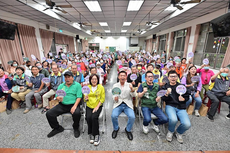 許智傑舉行多場市民見面會,每場參與人數越來越高。 圖:許智傑辦公室/提供