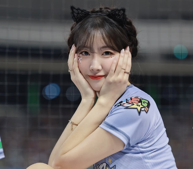 安芝儇身兼SSG登陸者以及中華職棒台鋼雄鷹Wing Stars成員。   圖：翻攝自安芝儇IG