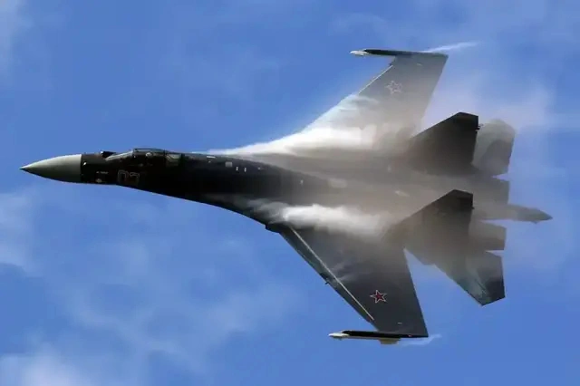 俄羅斯 Su-35 戰鬥機。   圖：翻攝自 騰訊新聞@潛望者