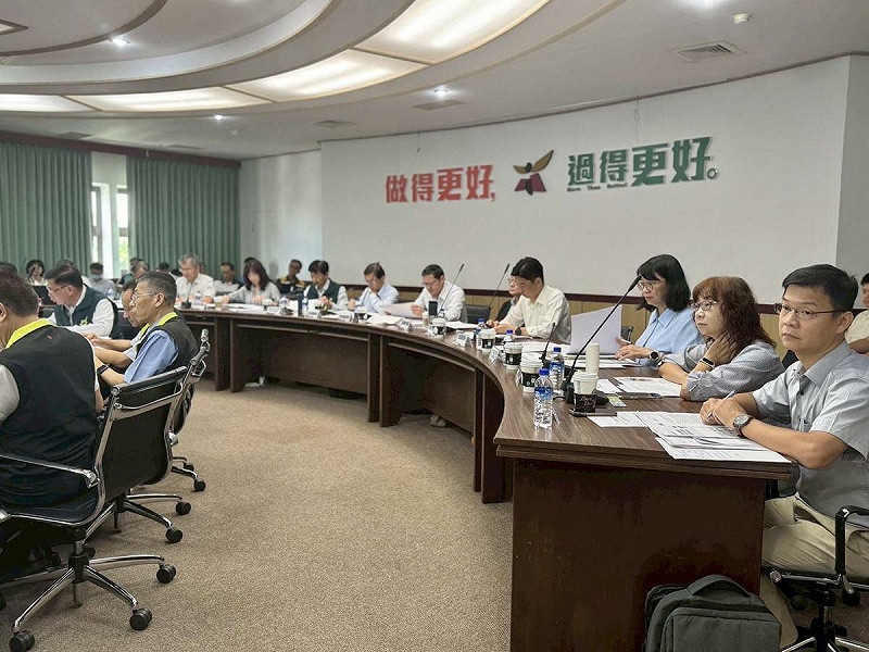 行政院雲嘉南災後復原前進指揮所會議。   圖：行政院提供