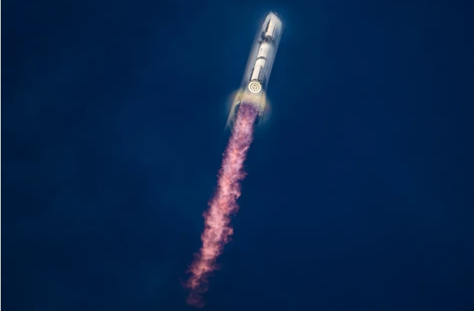 馬斯克的星艦在27日第十次試飛成功。   圖 : 翻攝自騰訊網/愛范兒