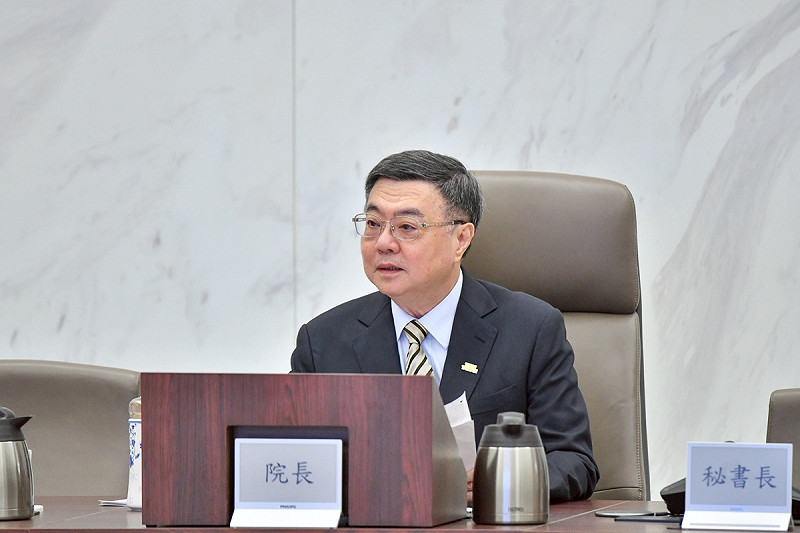行政院長卓榮泰27日主持「中央道路交通安全會報114年第3次會議」。   圖：行政院提供