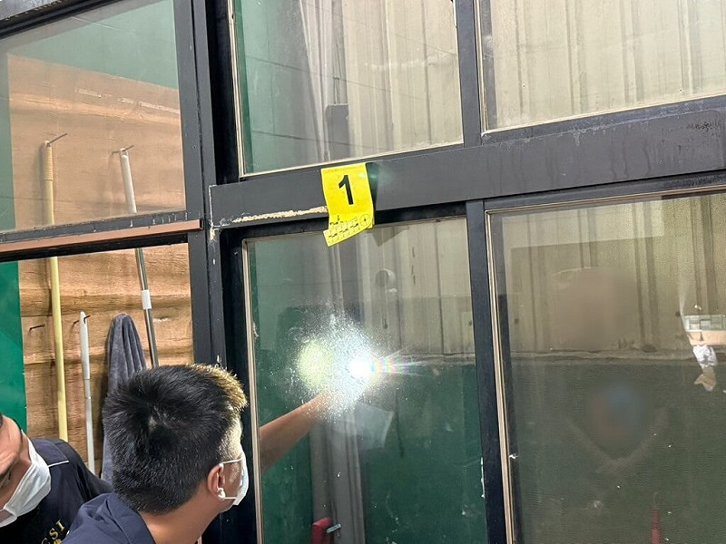 苗栗縣邱姓婦人住家3個月連續遭竊6次，損失新台幣約15萬元，經監視器認出竊嫌竟是自己與前夫生的小孩，2年前對方車禍曾照顧他一段時間，未料引賊入室，忍無可忍報警抓人；警方獲報後到場採證。（警方提供）中央社記者管瑞平傳真114年8月28日   
