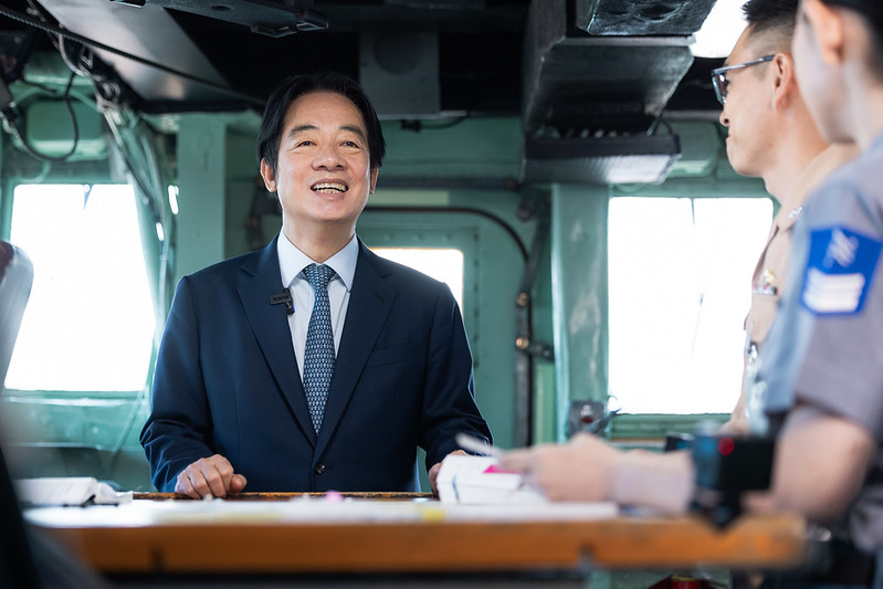 賴清德前往宜蘭勗勉海軍一六八艦隊,錄製莒光園地「與官兵有約」。 圖:總統府提供 賴清德前往宜蘭勗勉海軍一六八艦隊,錄製莒光園地「與官兵有約」。 圖:總統府提供