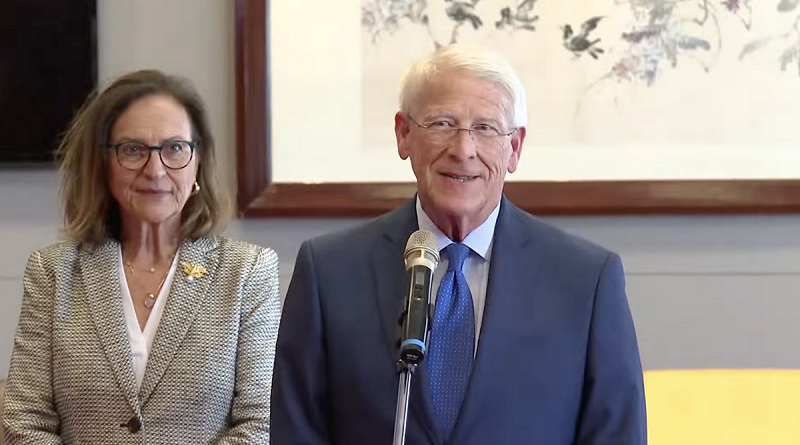 美國聯邦參議院軍事委員會主席維克（Roger Wicker，右）、參議員費雪（Deb Fischer，左）   圖：翻攝自共訊