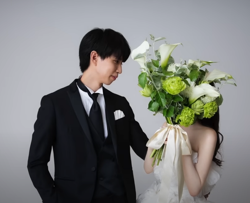 hajime社長曬出跟愛妻的婚紗照，並透露決定踏入婚姻的原因，「不想把她讓給別人」。   圖：翻攝自hajime社長IG