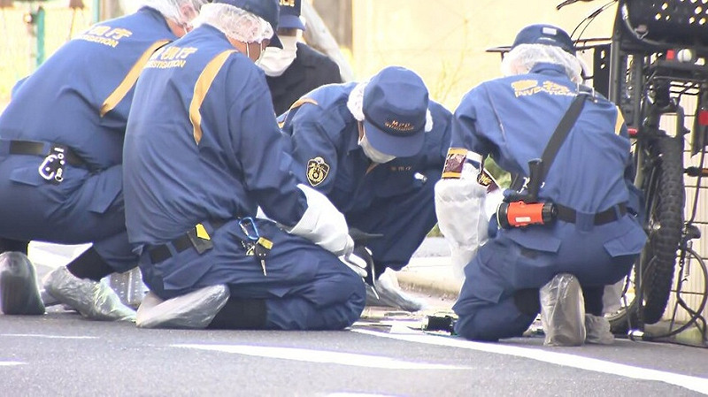 日本東京都世田谷區一處住宅區道路上，1日下午發生殘忍割頸凶殺命案。   圖：翻攝「X」@yorutsukin