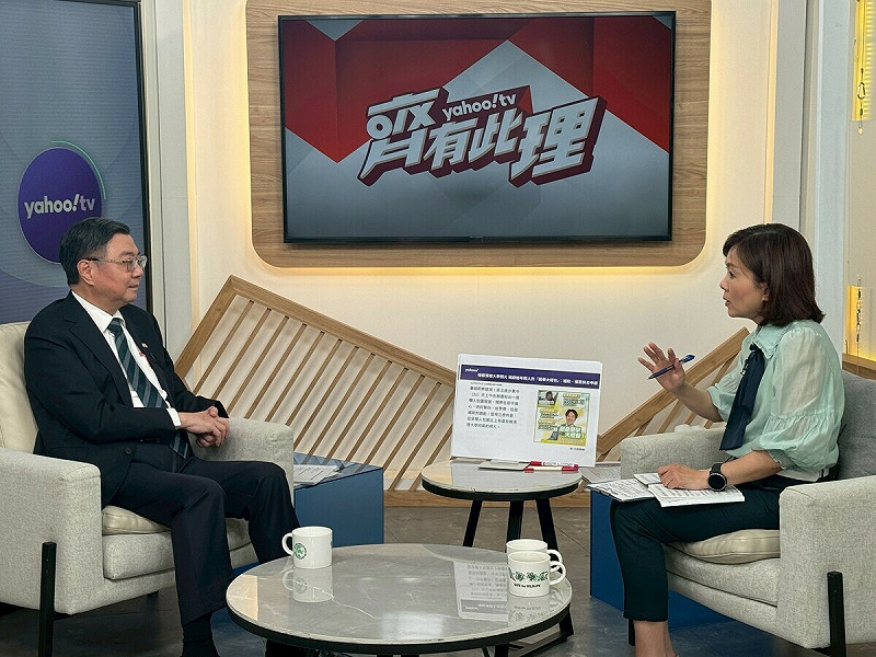 政府內閣重新改組後，行政院長卓榮泰今（3）天接受Yahoo TV《齊有此理》網路節目主持人王時齊專訪。   圖：《Yahoo TV》提供