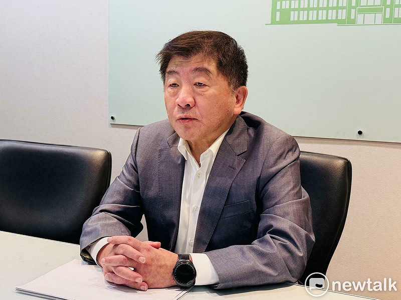 內政部將在明（4）天的行政院會報告「婚育宅 優先住 加碼補-青年婚育租屋協助專案」，負責督導的陳時中政委今（3）天表示，該政策目標就是為了讓青年穩居、敢婚，願生和樂養，社會住宅將提供20%做為「婚育宅」。   圖：謝莉慧/攝