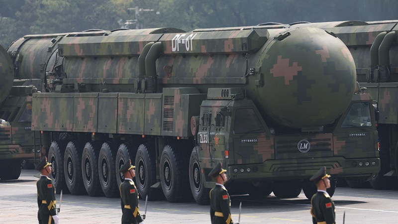 中國93閱兵首次公開東風-61(DF-61)洲際彈道導彈。 圖:翻攝新華社 中國93閱兵首次公開東風-61(DF-61)洲際彈道導彈。 圖:翻攝新華社