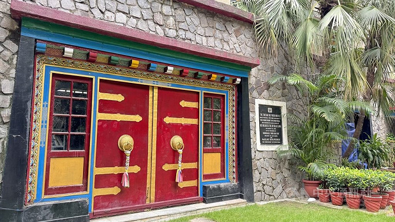 印度德里的西藏青年旅社（Tibetan Youth Hostel），為流亡藏人提供住宿與教育支持。中央社實習記者陳徹新德里攝　114年9月4日   