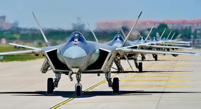 解放軍殲-20戰機群。   圖 : 翻攝自勝研國際
