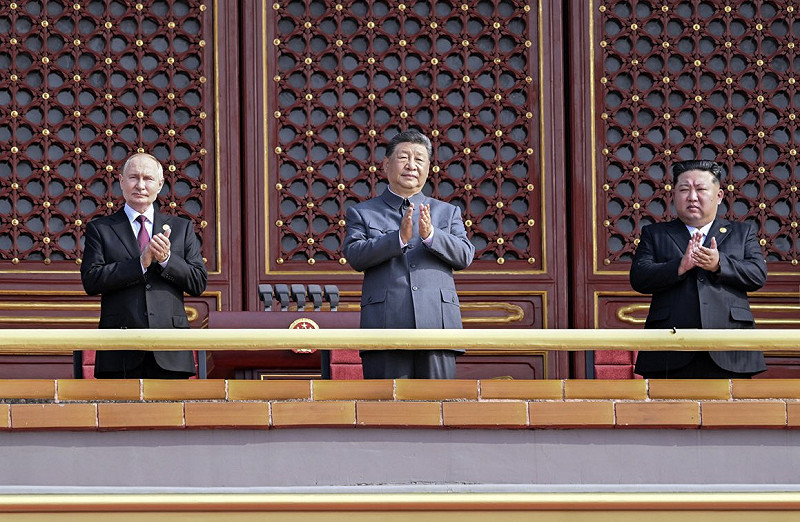 而現實中,隨著習近平掌權,中共高官的地位也愈發難以接近。知情人士透露,十年前還能跟習近平平起平坐的高官,如今連靠近他都難,私底下能見面的人更是寥寥無幾。 圖:翻攝自X帳號@cuichenghao7