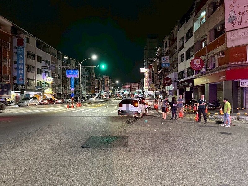 62歲蔡姓男子4日凌晨駕駛自小客車從台南市北區北安路一段至育賢街口時，疑因未避讓而與從北安路一段142巷東向西直行救護車相撞，幸無人傷。（台南市警局提供）中央社記者張榮祥台南傳真　114年9月4日   