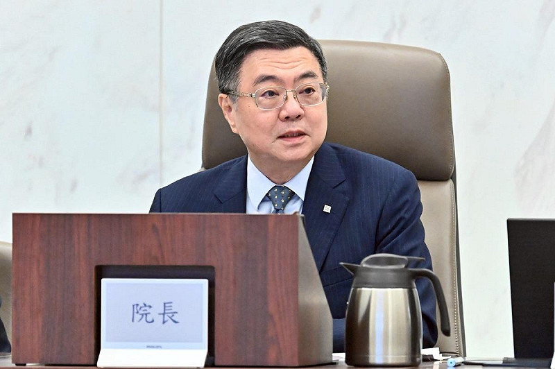 行政院長卓榮泰4日主持「行政院114年第4次治安會報」，聽取「『新世代打擊詐欺策略行動綱領2.0版』執行成效與策進作為」及「農漁會信用部反詐騙執行情形」報告。   圖：行政院提供