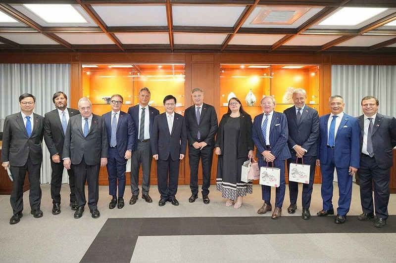 外交部長林佳龍歡迎義大利國會友台協會訪團。 圖:外交部提供 外交部長林佳龍歡迎義大利國會友台協會訪團。 圖:外交部提供