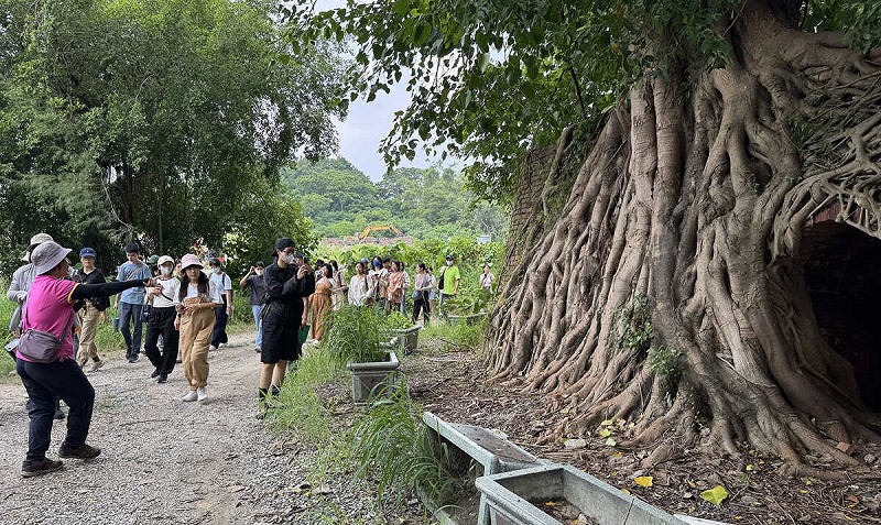 走讀共益磚窯場，認識紅磚產業歷史與工藝文化。   圖：高雄市青年局/提供