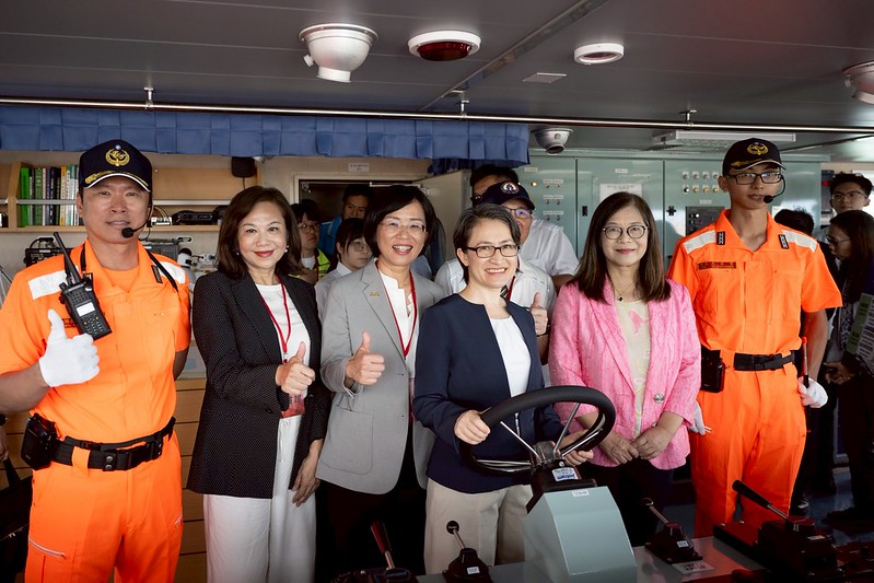 蕭美琴出席千噸級花蓮艦交船、澎湖艦下水典禮。   圖：總統府提供