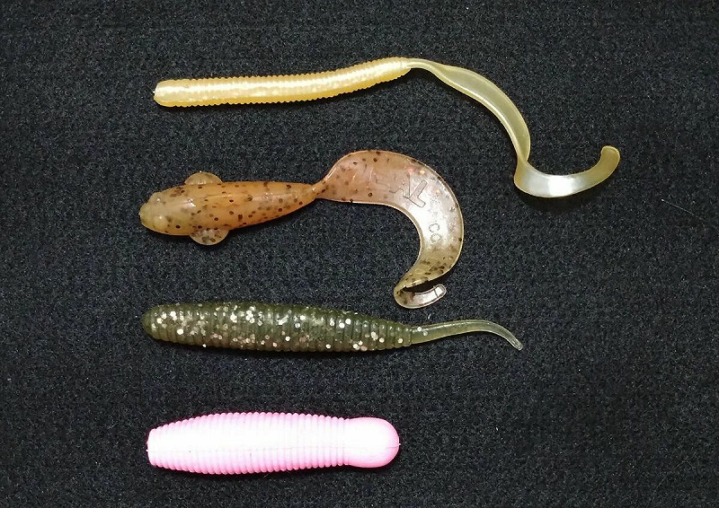 浮標、假餌或是釣具經常以塑膠或橡膠製造，脫落後無法被環境分解。   圖：海保署／提供