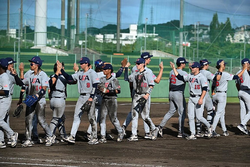 U18世界盃棒球賽美國隊8日與中國隊交手，以10比0、5局拿下比賽勝利，美國4連勝率先取得晉級超級循環賽門票。圖為美國隊7日出賽畫面。（WBSC提供）中央社記者謝靜雯傳真　114年9月8日   