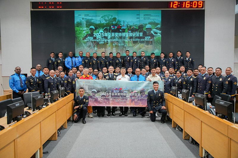 外交部、經濟部國際貿易局、行政院經貿談判辦公室及內政部消防署昨（8日）在南投竹山訓練中心共同舉辦「台菲斐特種搜救研習營」開訓典禮。   圖：台亞會提供