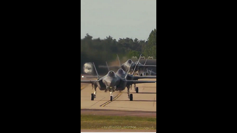 美軍 10 架 F-35A 隱形戰機已進駐波多黎各空軍基地，距離委內瑞拉僅約 1,050 公里。   圖:翻攝自影片