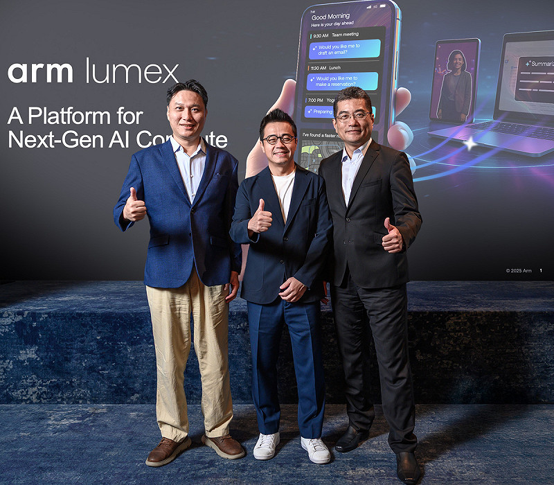  Arm Lumex CSS 是專為 AI 時代設計的全新平台。（左起）Arm 首席應用工程師胡岱勛、Arm 應用工程總監徐達勇、Arm 終端產品事業部市場策略總監蔡武男。   圖: Arm /提供