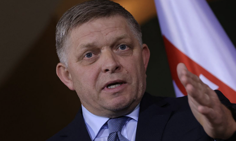  斯洛伐克總理費科（Robert Fico）為俄幫腔，我們有必要先查明「是誰掌控著侵犯波蘭領空的無人機」。 圖：擷取自《NEXTA》 