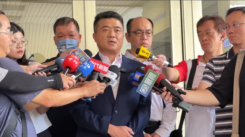 顏寬恒對判決表達不滿，表示司法迫害已成為執政者打擊異己的手段，並強調將在最短時間內提出上訴。   圖：顏寬恒辦公室/提供