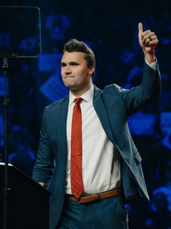 美國知名保守派評論員查理.柯克(Charlie Kirk)10 日在猶他州猶他谷大學(UVU)演講結束時,遭激進分子持槍暗殺身亡。 圖:翻攝自 X Mel Gibson