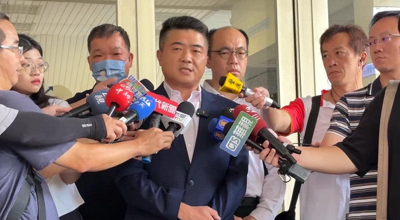 顏寬恒對判決表達不滿，表示司法迫害已成為執政者打擊異己的手段，並強調將在最短時間內提出上訴。   圖：顏寬恒辦公室/提供
