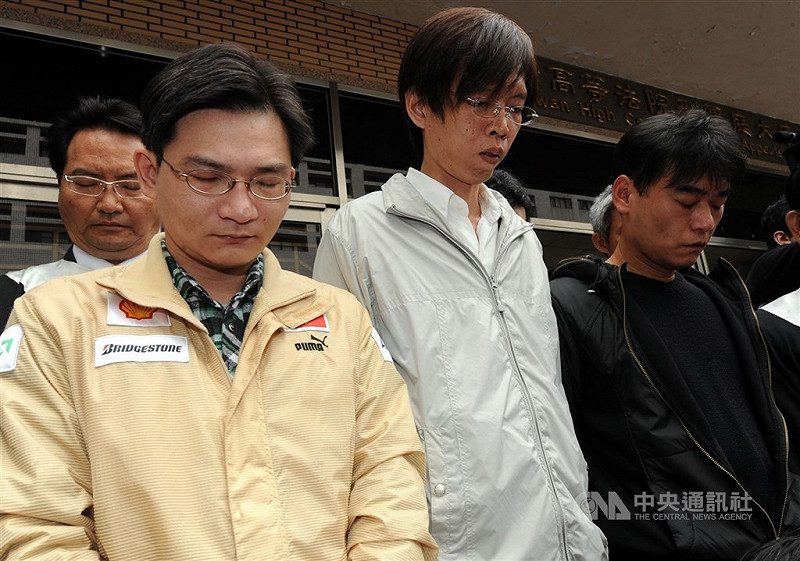 圖為蘇建和（前中）、劉秉郎（前左）、莊林勳（右）。（中央社檔案照片）   