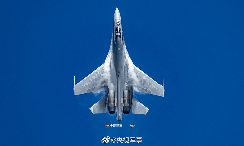解放軍殲-16戰機。   圖：翻攝「微博」@央視軍事
