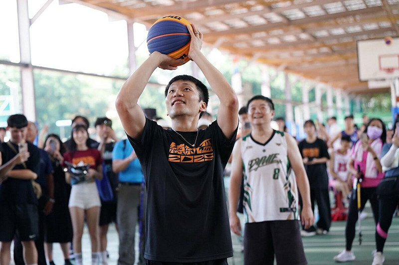 新科運動部部長李洋13日親臨「2025總統盃全民運動賽事3x3籃球賽」北區預賽開幕典禮。   圖:翻攝自運動部臉書