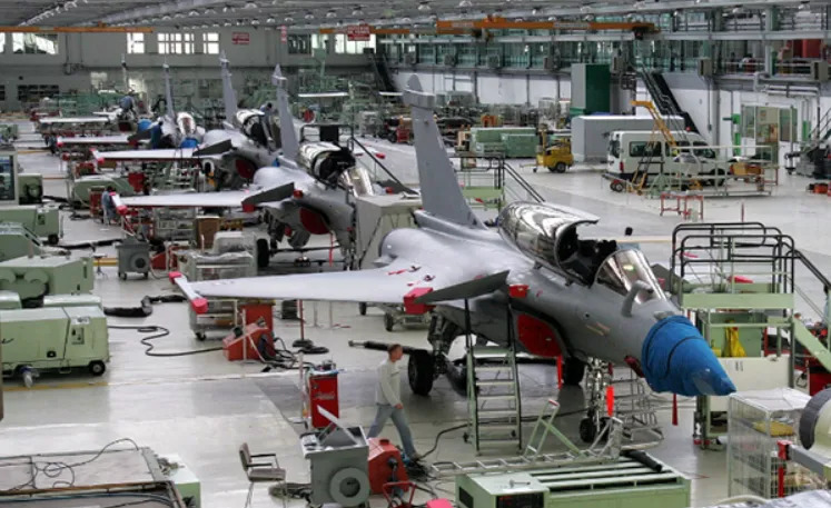 「陣風」(Rafale)戰鬥機生產狀況。 圖:翻攝自 騰訊新聞@墨甲戰刃 「陣風」(Rafale)戰鬥機生產狀況。 圖:翻攝自 騰訊新聞@墨甲戰刃
