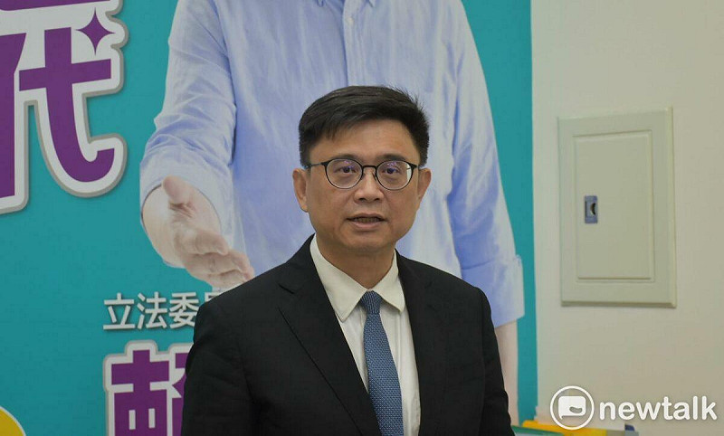 最新一份媒體民調拔得頭籌，賴瑞隆表示兄弟姊妹登山、一起努力，一起登上山頂，讓高雄更好。   圖：孫家銘攝