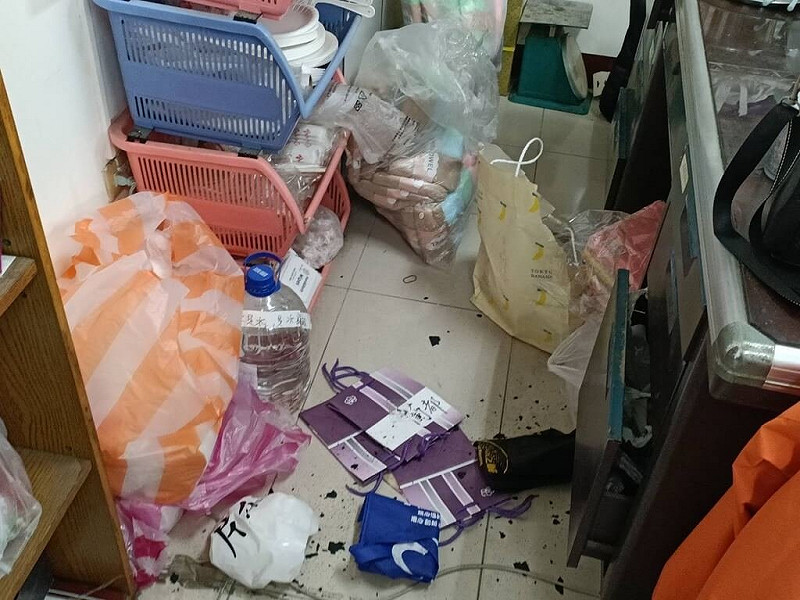 周姓男子連日侵入台南安平區民宅及里活動中心行竊，且破壞屋內監視器，警方16日將人拘捕到案送辦。（台南市警察局提供）中央社記者張榮祥台南傳真　114年9月17日   